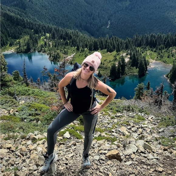 Meet your Posher, Casey - Picture 2 of 3